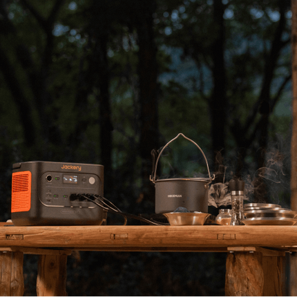 Jackery 1500 v2 Solar Generator